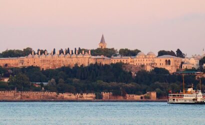 Topkapi_Palace_Seen_From_Harem-3